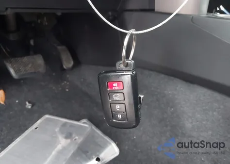 2017 Toyota Rav4 Xle из США, поврежденный, VIN 2T3RFREV5HW685392